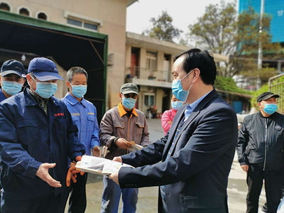 西北師范大學校領導慰問一線職工并檢查勞動保護用品供應保障工作